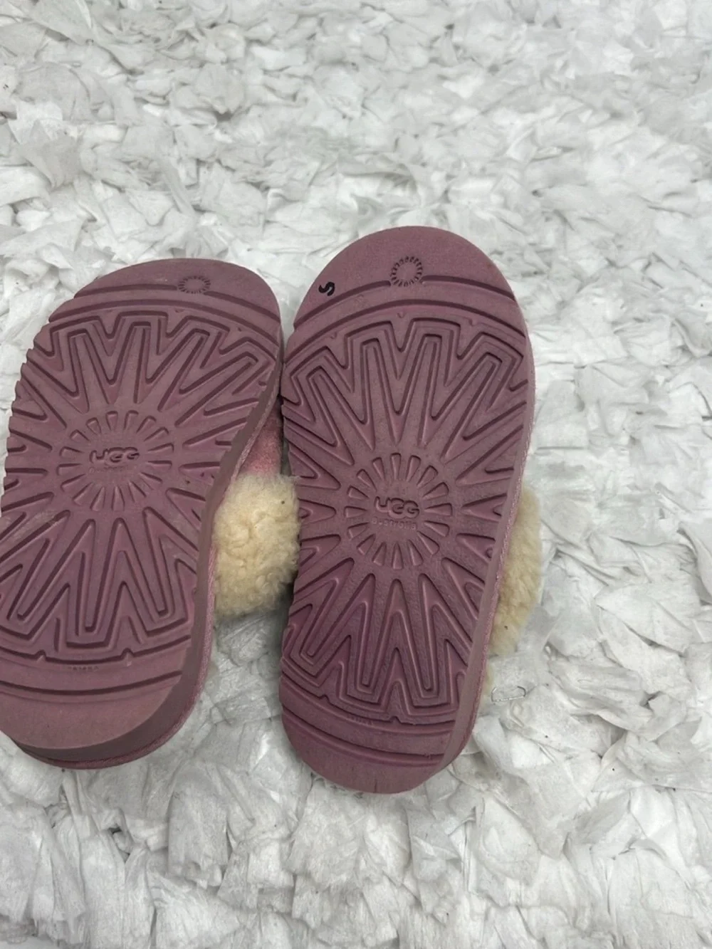 UGG Australia Kids Size 10 Pink Suede Shearling Slide Slippers Shoes